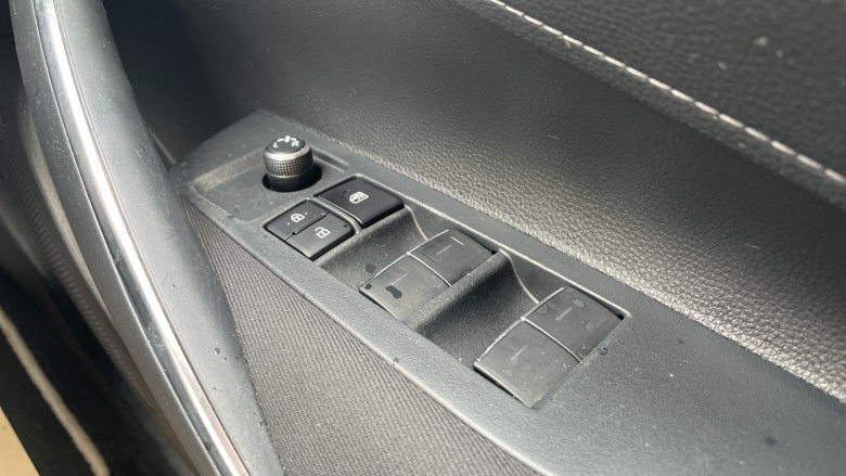 Toyota Corolla 1.8 VVT-i Hybrid Icon Tech 5dr CVT Hybrid Estate